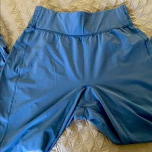 Lululemon joggers blue size 6